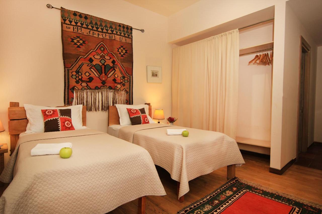 Silk Road Hotel Yerevan Bagian luar foto