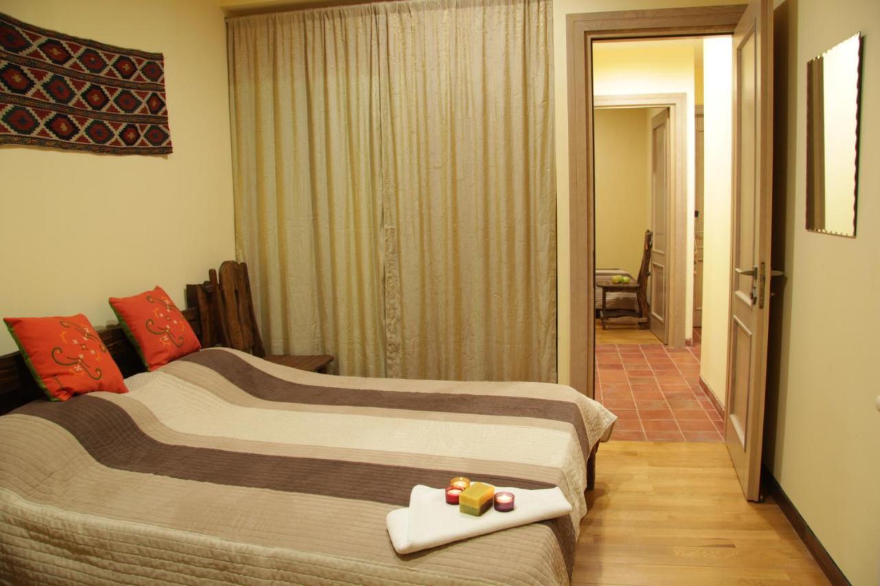 Silk Road Hotel Yerevan Bagian luar foto