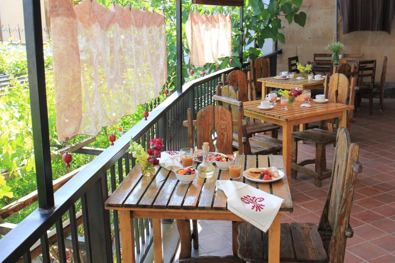 Silk Road Hotel Yerevan Bagian luar foto