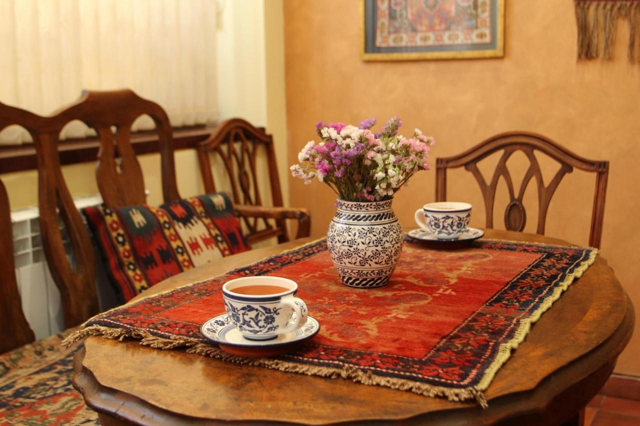 Silk Road Hotel Yerevan Bagian luar foto