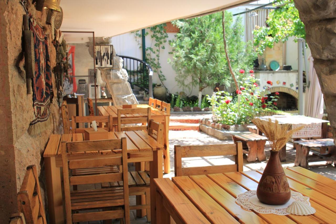 Silk Road Hotel Yerevan Bagian luar foto