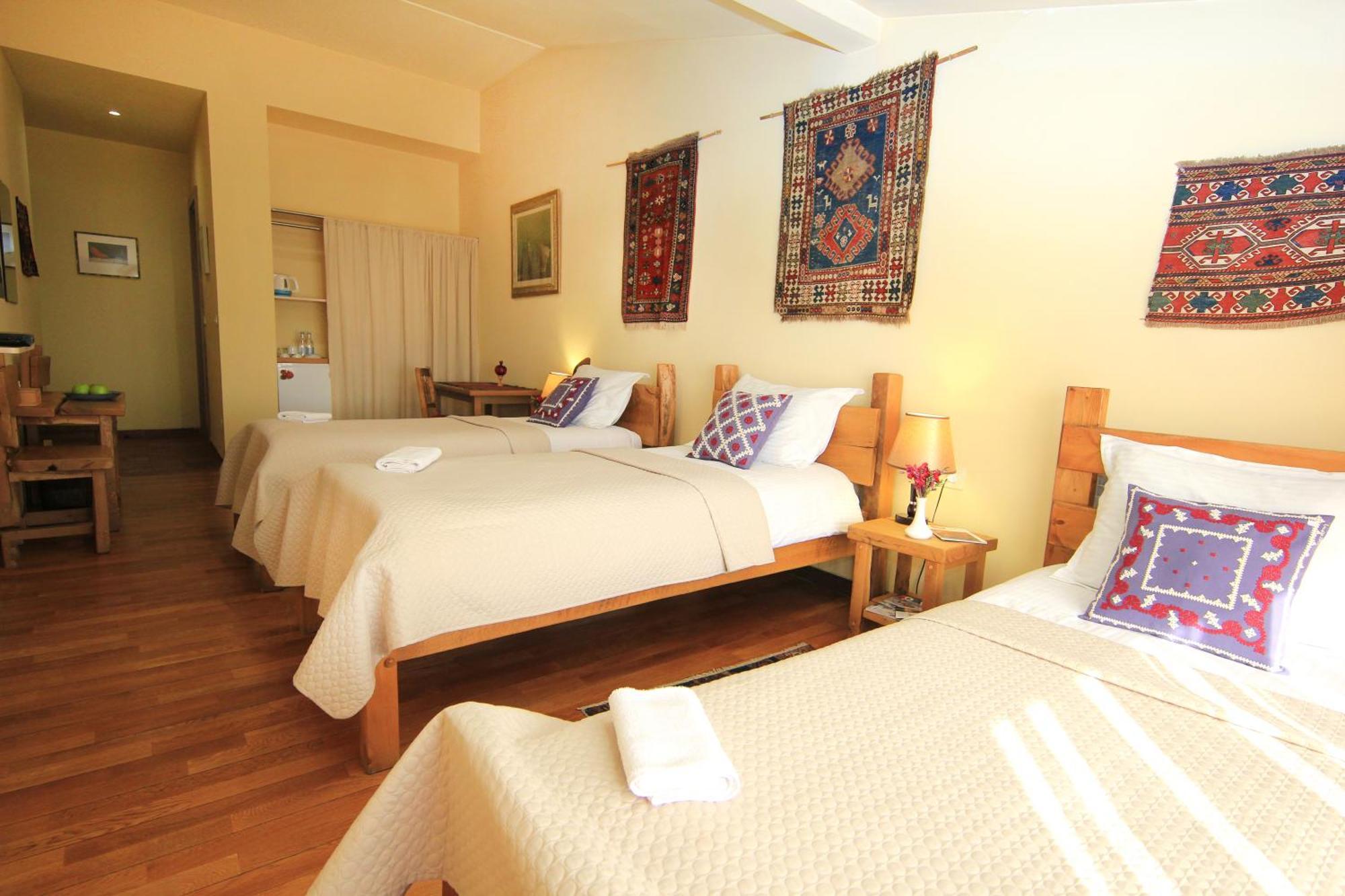 Silk Road Hotel Yerevan Bagian luar foto