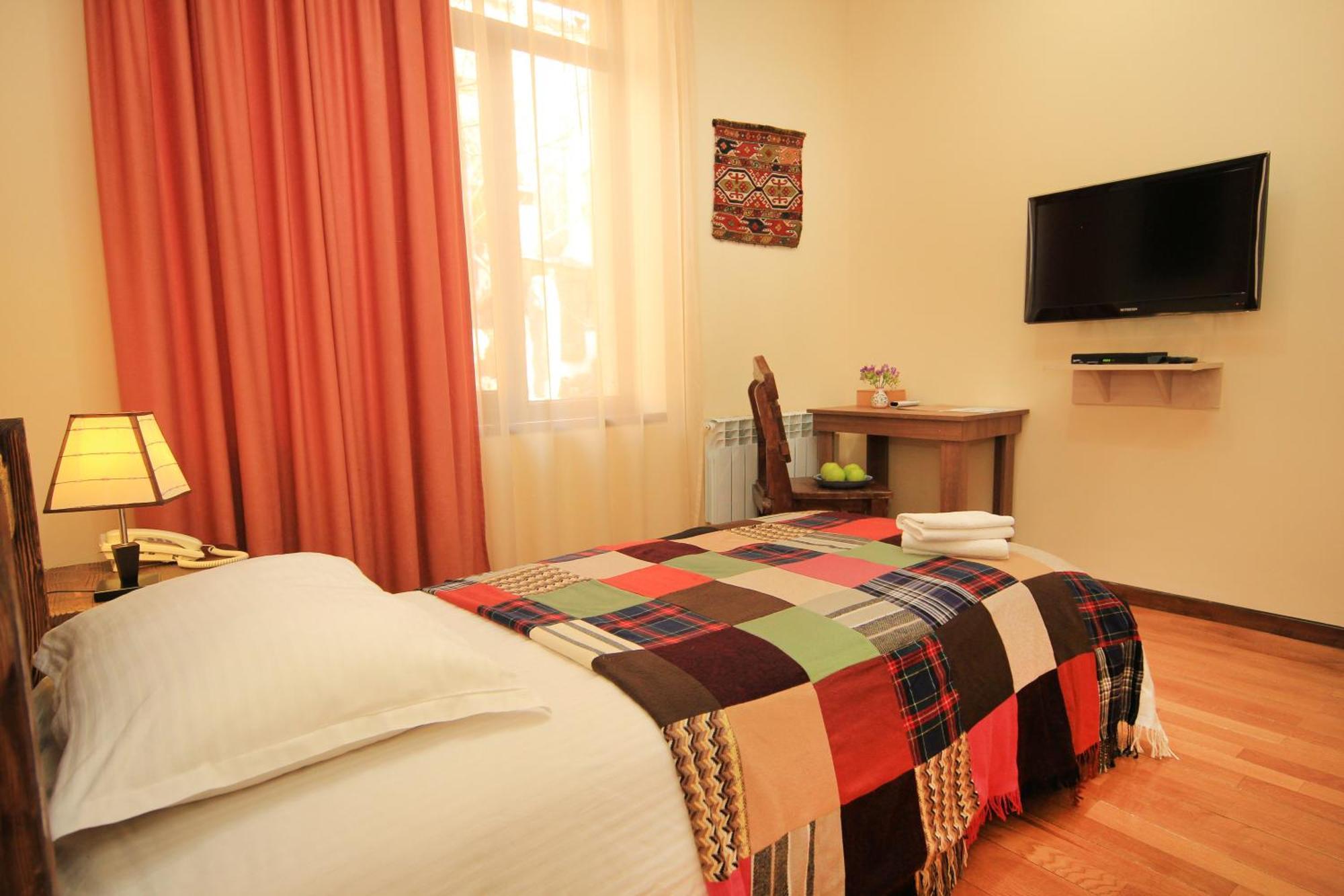 Silk Road Hotel Yerevan Bagian luar foto