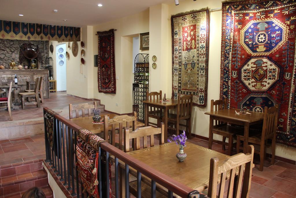 Silk Road Hotel Yerevan Bagian luar foto