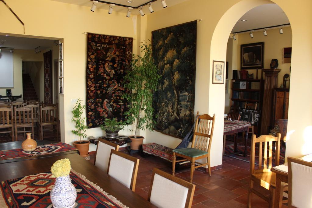 Silk Road Hotel Yerevan Bagian luar foto