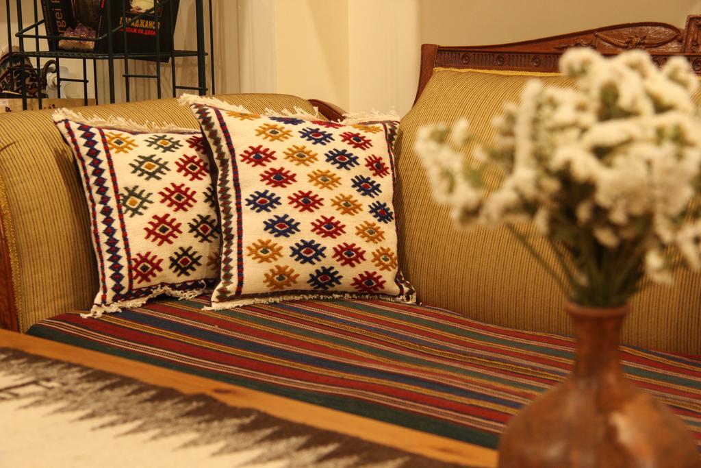 Silk Road Hotel Yerevan Bagian luar foto