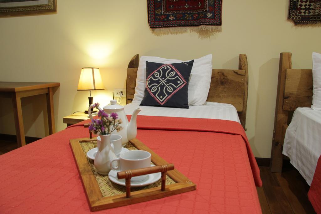 Silk Road Hotel Yerevan Bagian luar foto