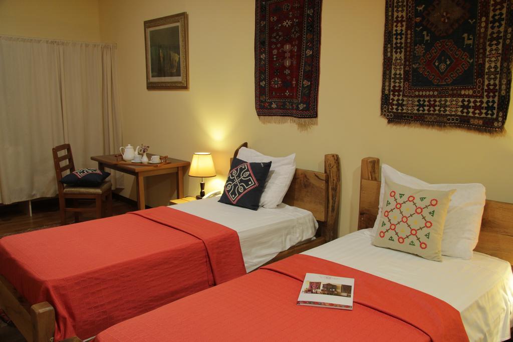 Silk Road Hotel Yerevan Bagian luar foto