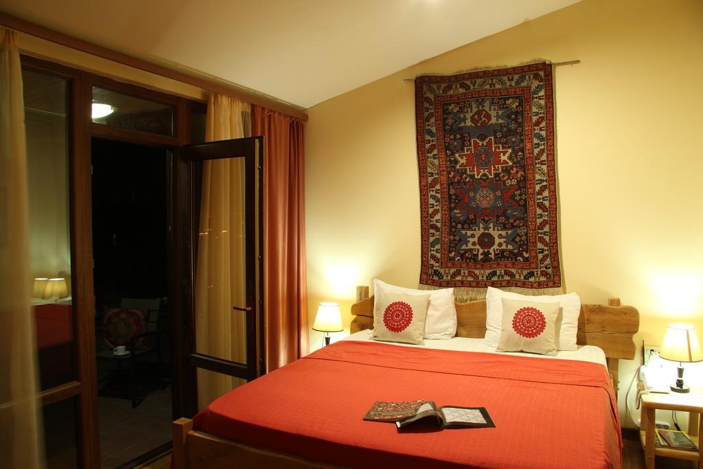 Silk Road Hotel Yerevan Bagian luar foto